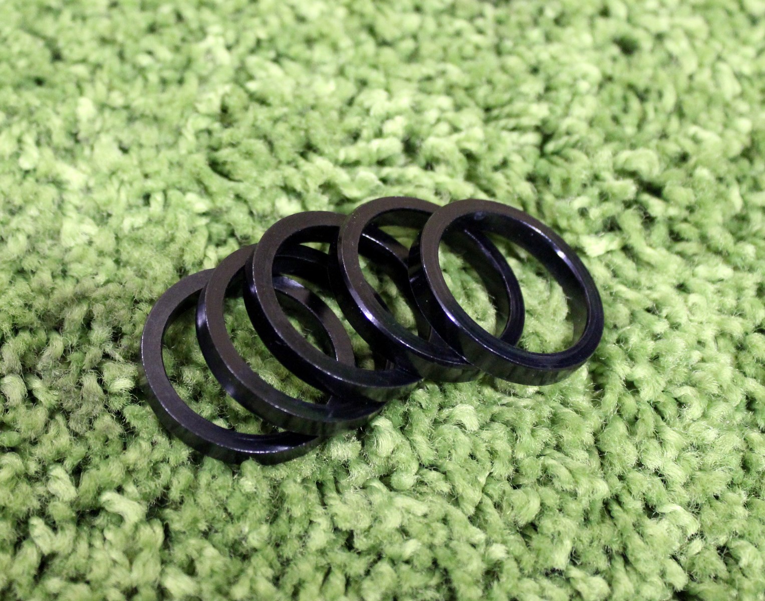 Alu Spacer 5er Set schwarz á 5mm