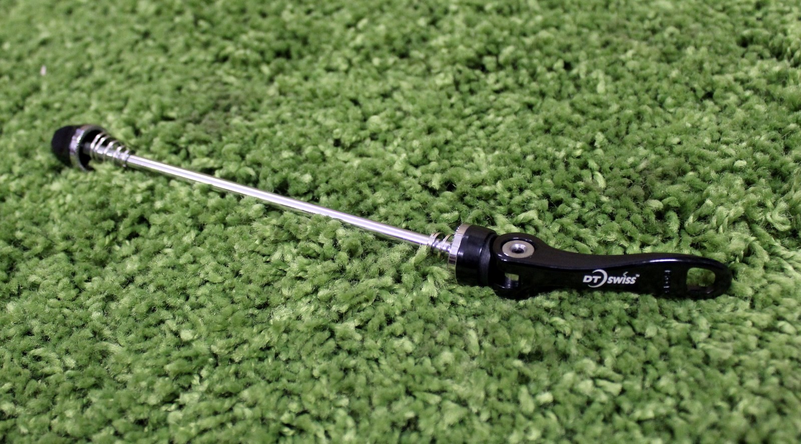DT Swiss Schnellspanner hinten